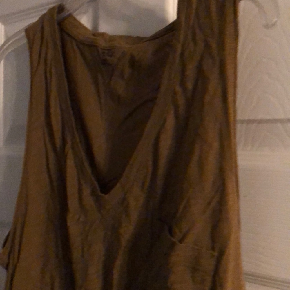 Gold sleeveless tank